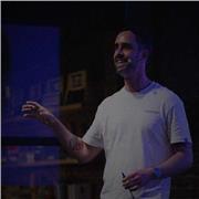 Soy Fernando Serra, diseñador web y consultor especializado en WordPress, SEO y branding con años de experiencia en el sector.